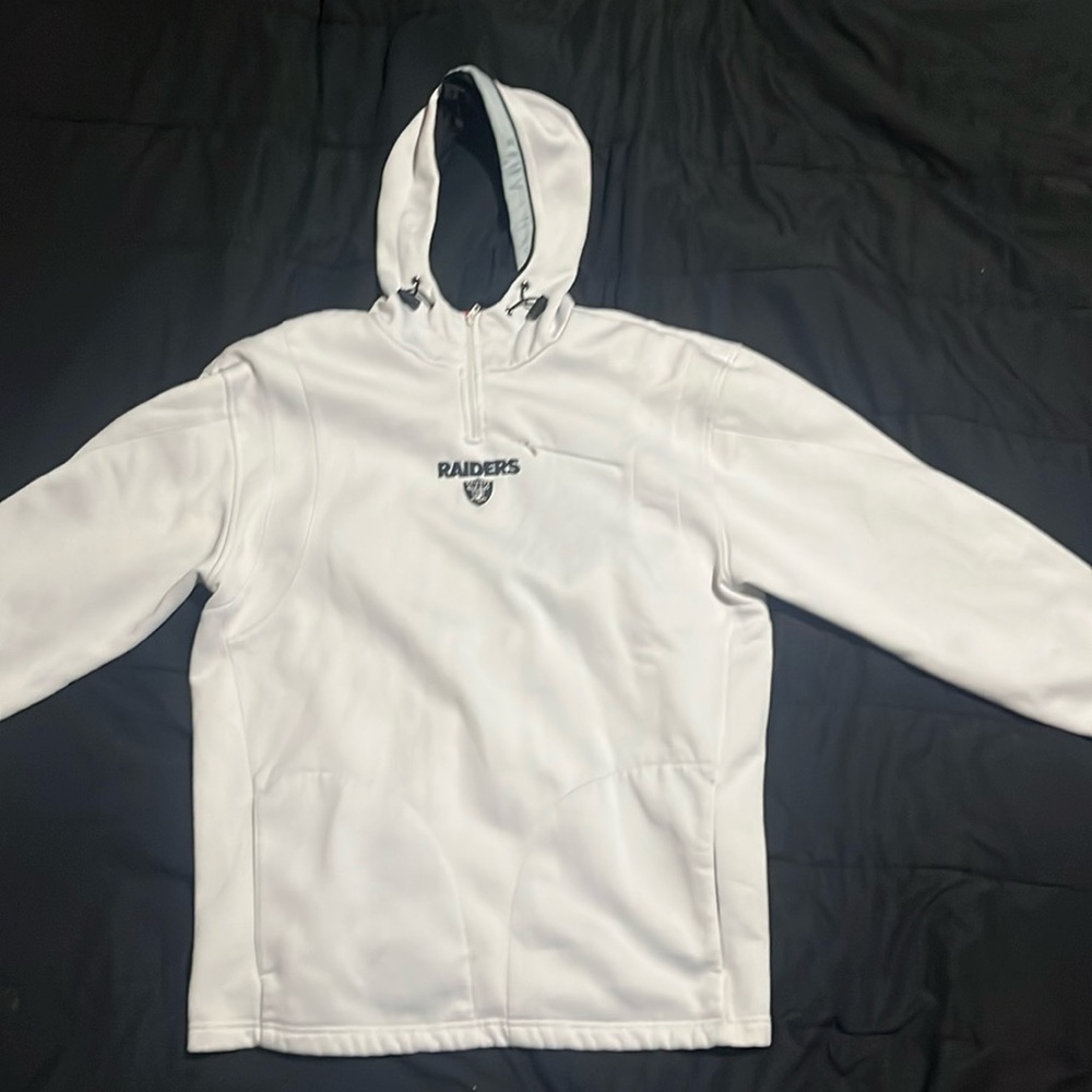 Raiders sweater
Large